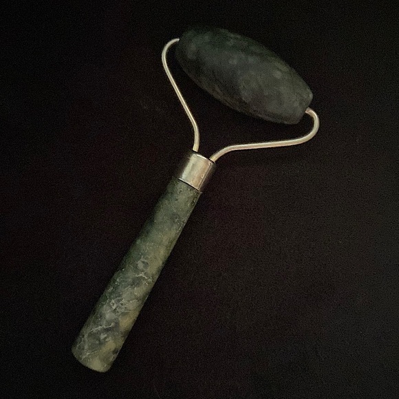 NEW • Set of 2 • Skincare Bundle 🤍 - Picture 2 of 5